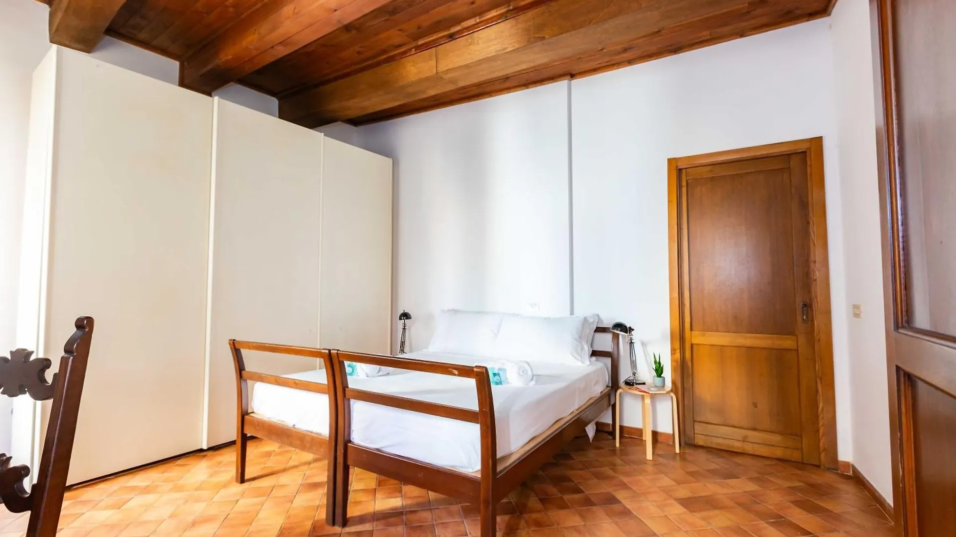 Zeno 14 Paradiso - Casa Gialla Rome 0*,  Italy